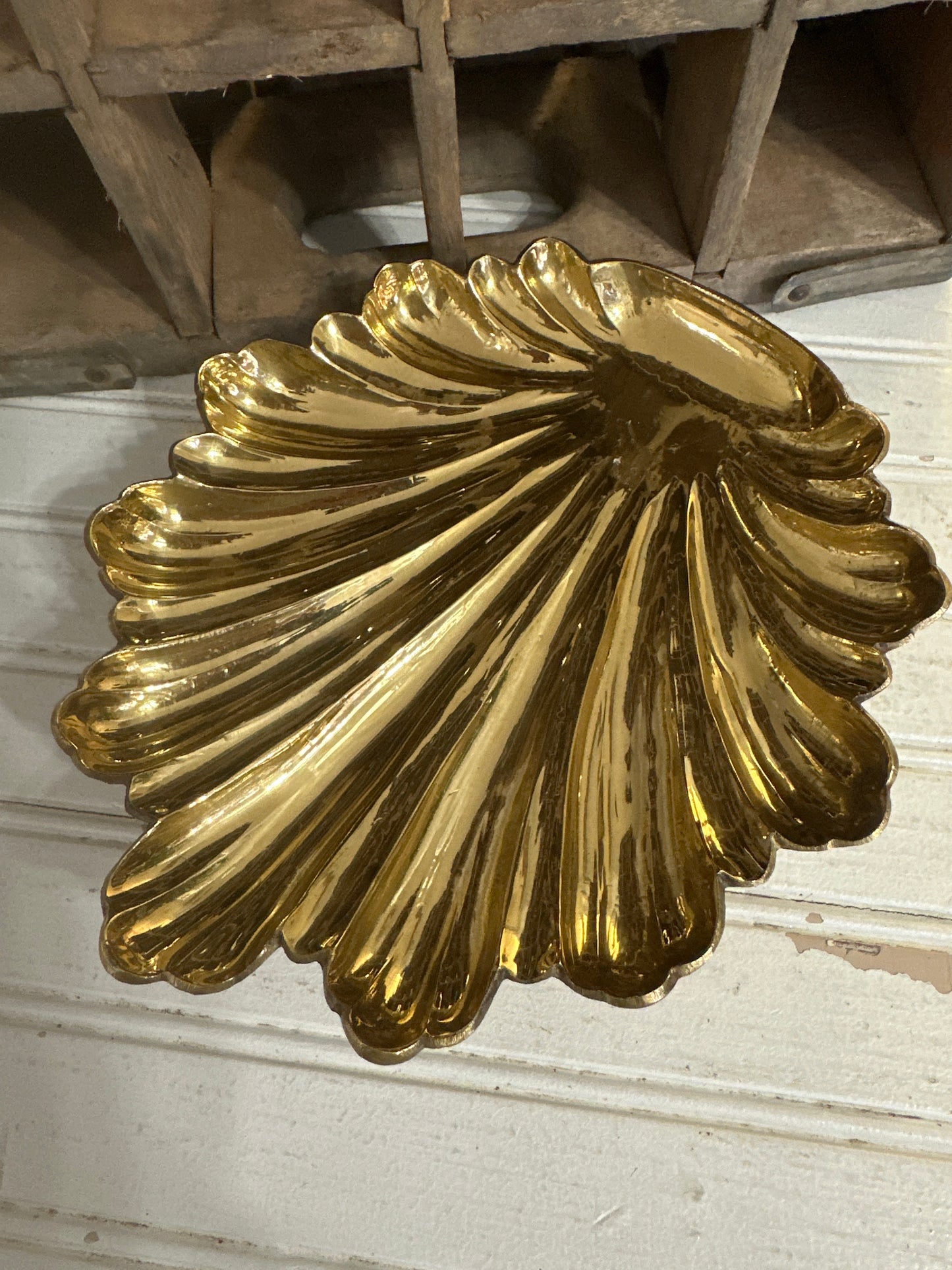 Gold clam shell trinket dish-footed