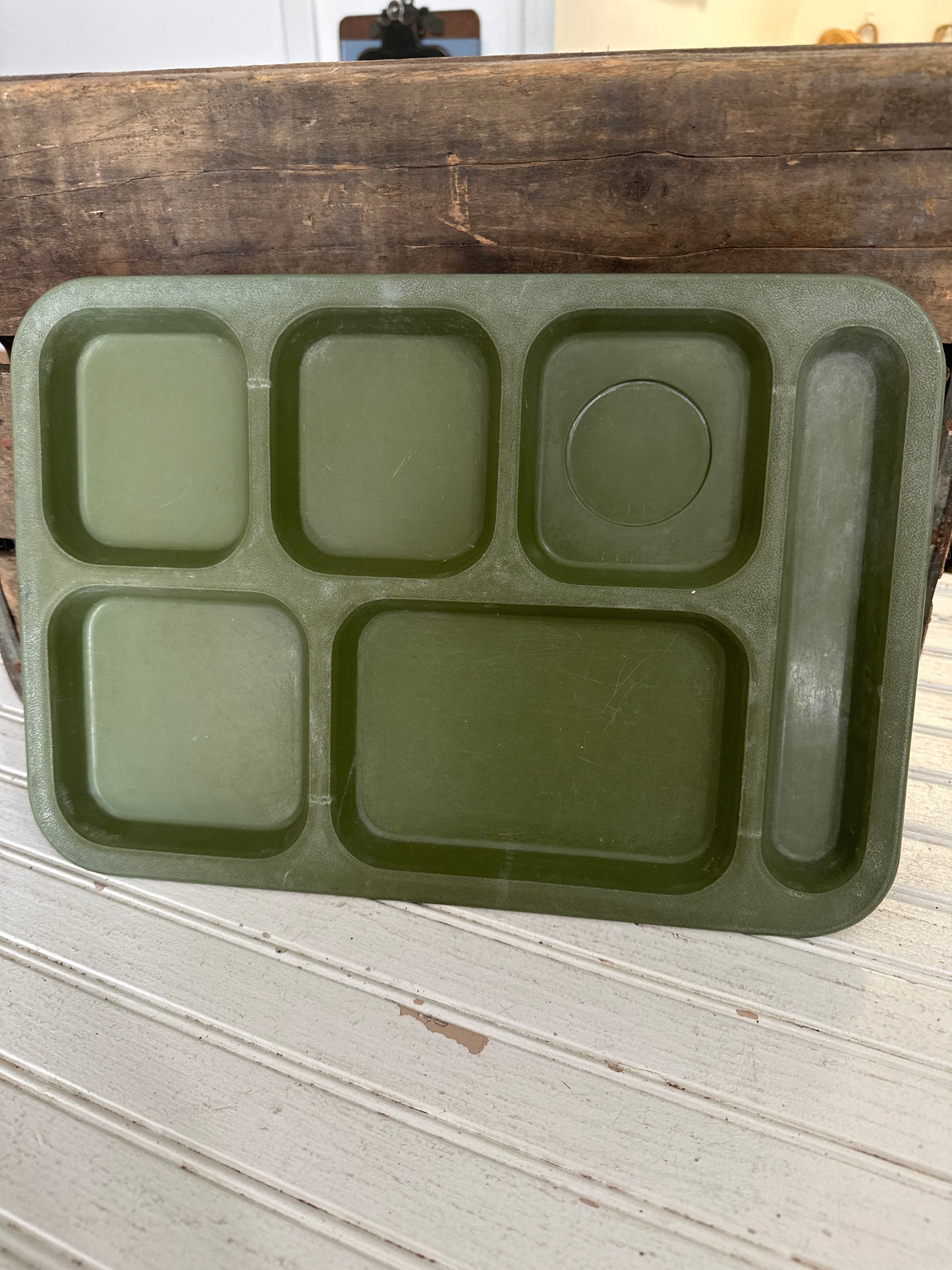 Lunchroom tray