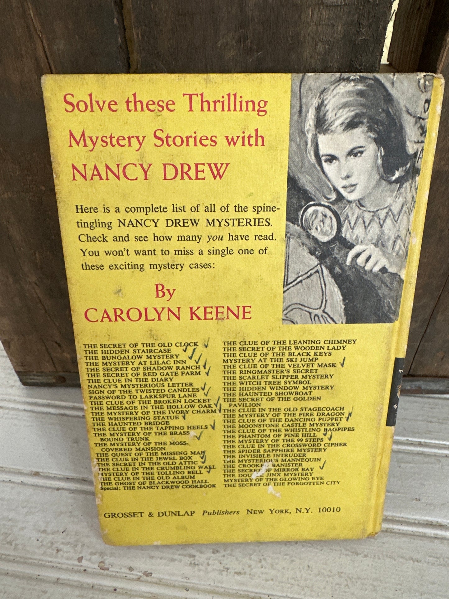 The Clue of The Velvet Mask- Nancy Drew #30