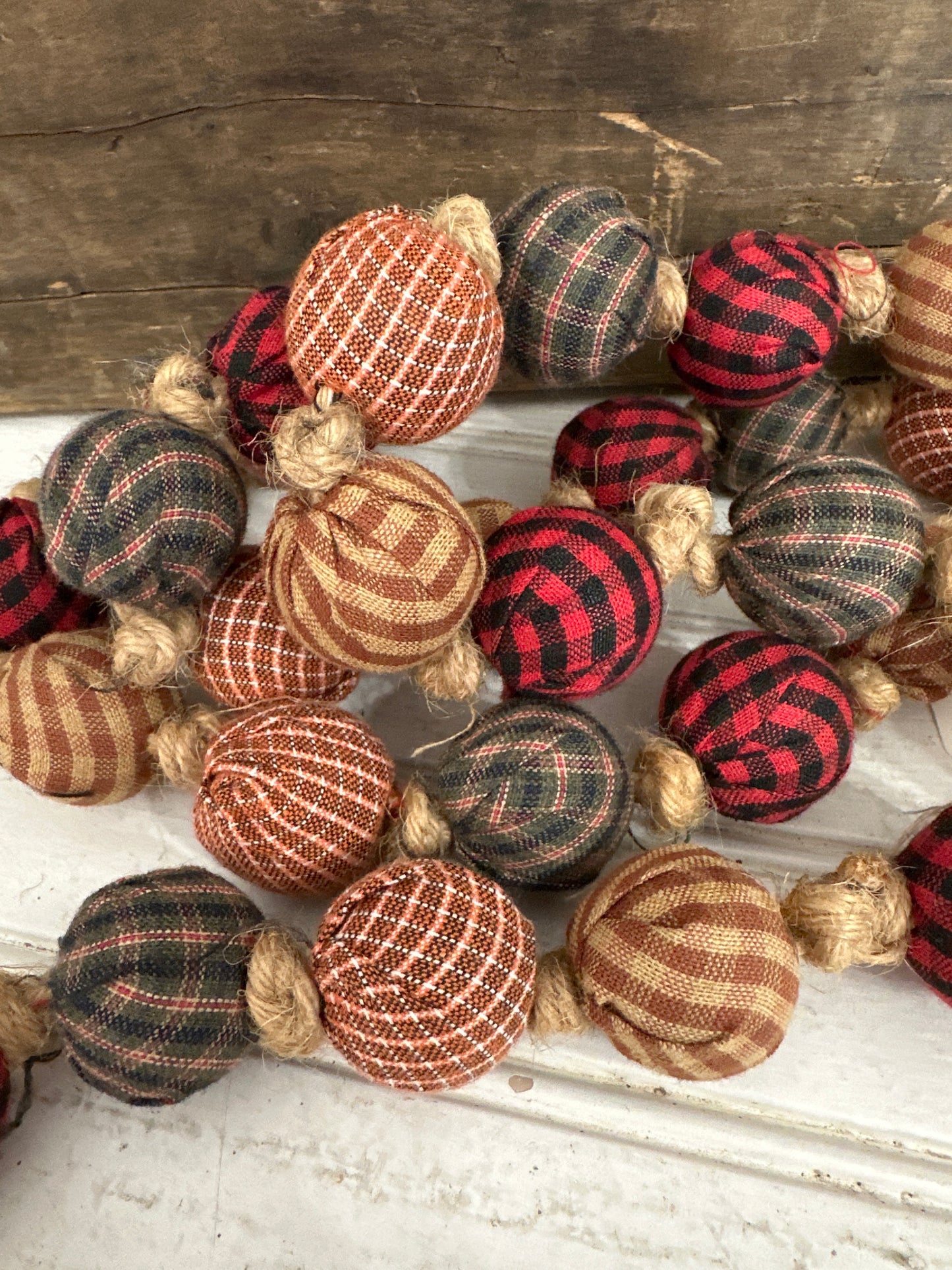 Primitive style garland