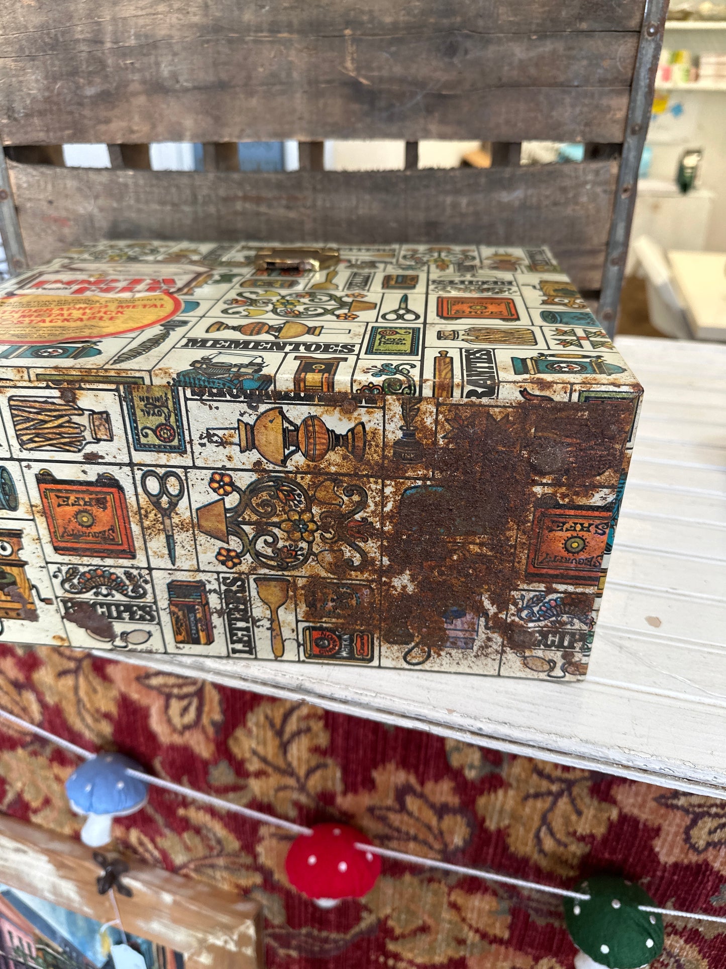 Metal Lithographed Porta File box