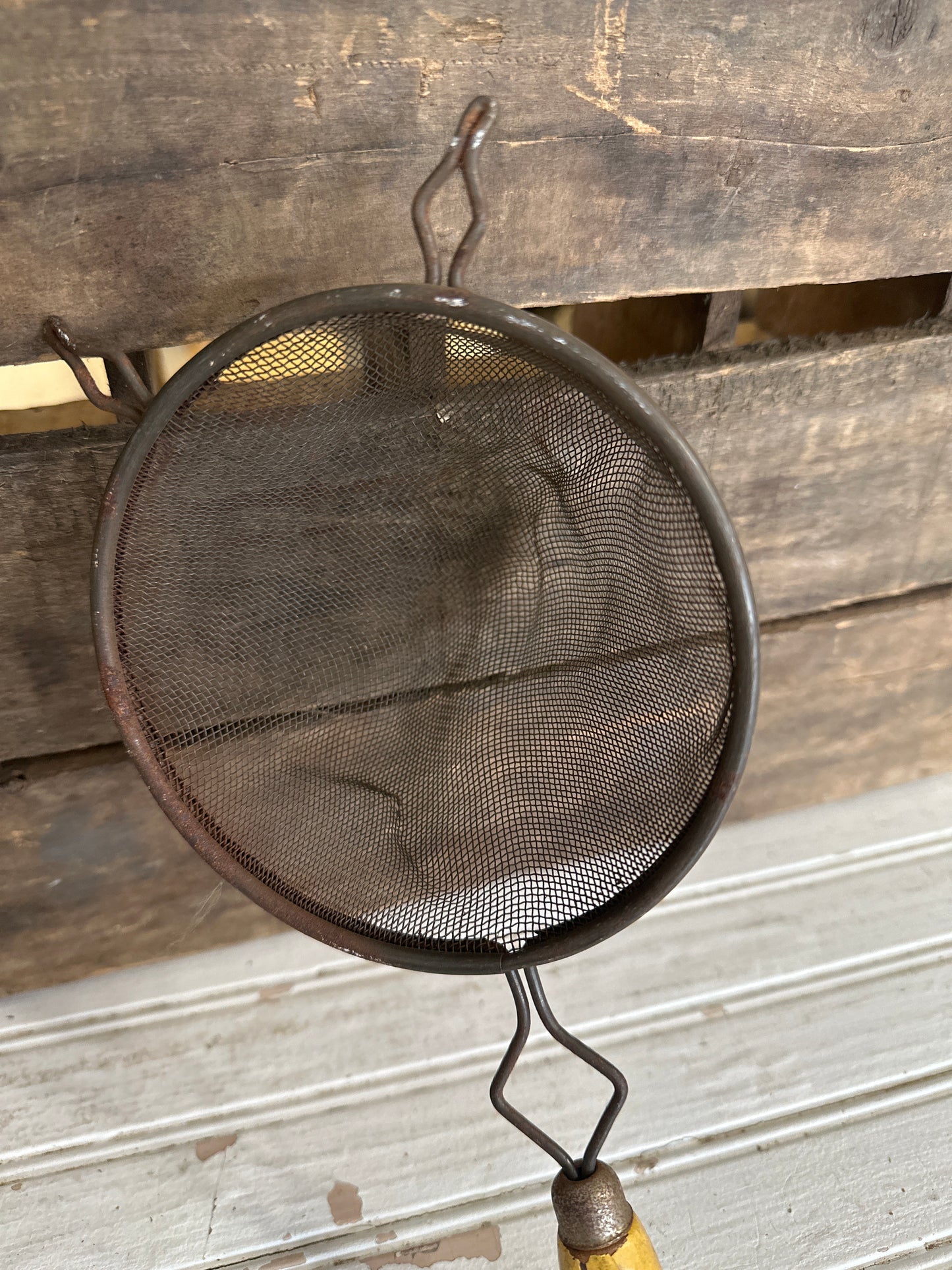 Mesh Strainer- yellow handle