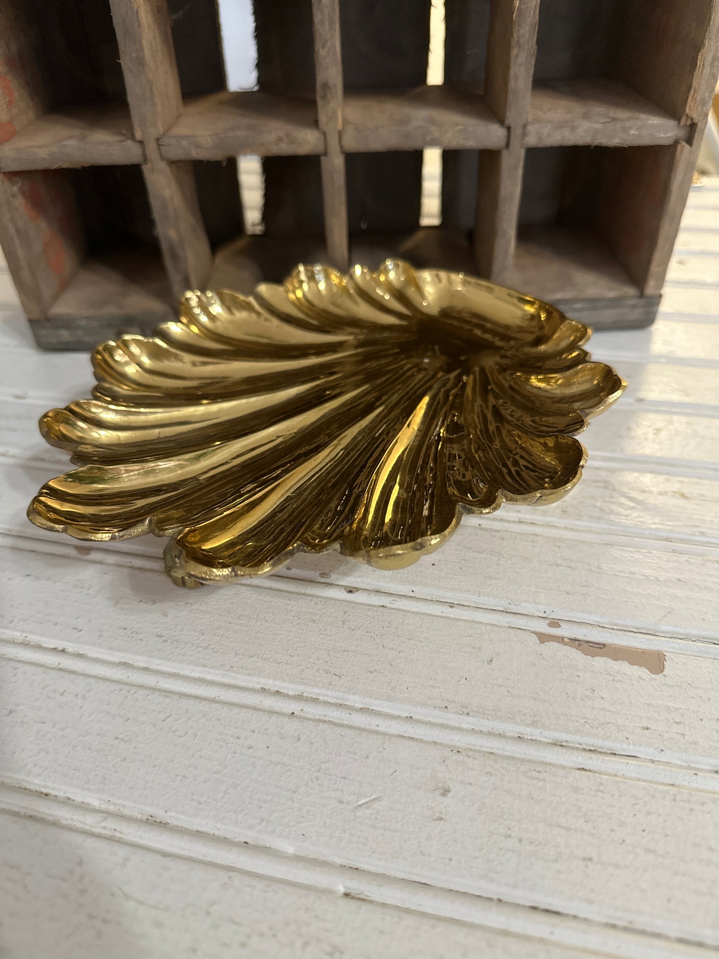 Gold clam shell trinket dish-footed
