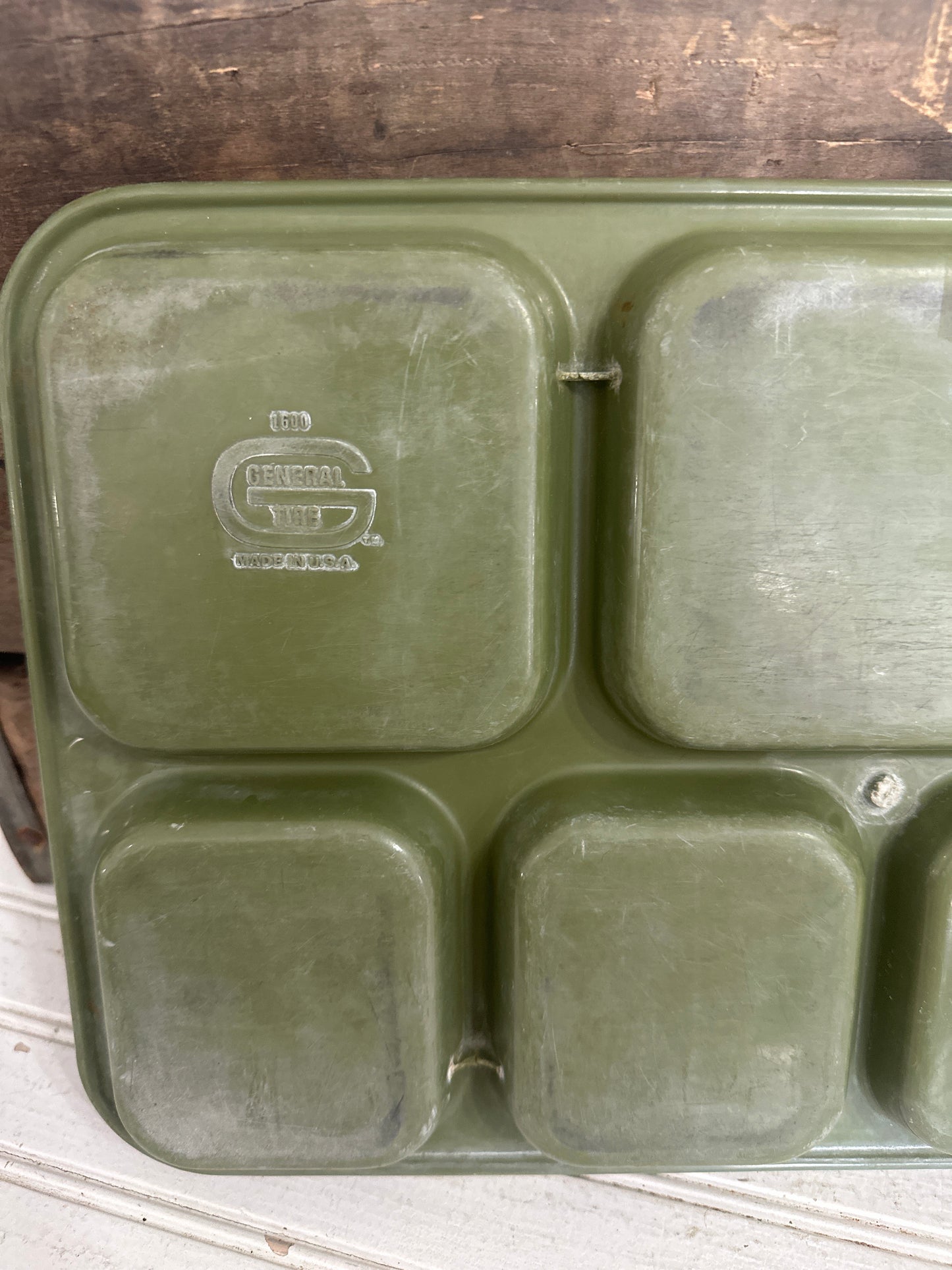 Lunchroom tray