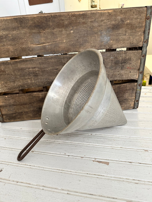 Wearever Aluminum strainer