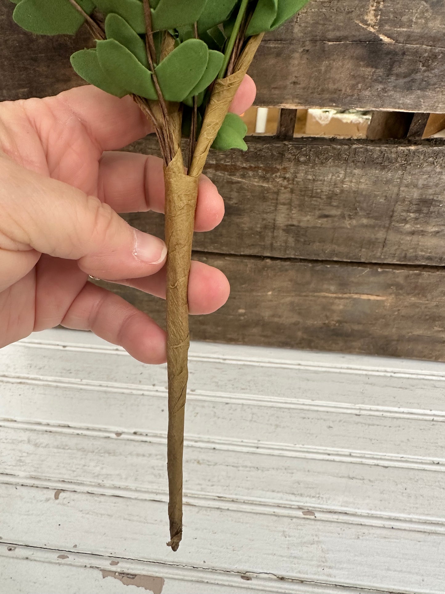 Eucalyptus-mixed greenery pick