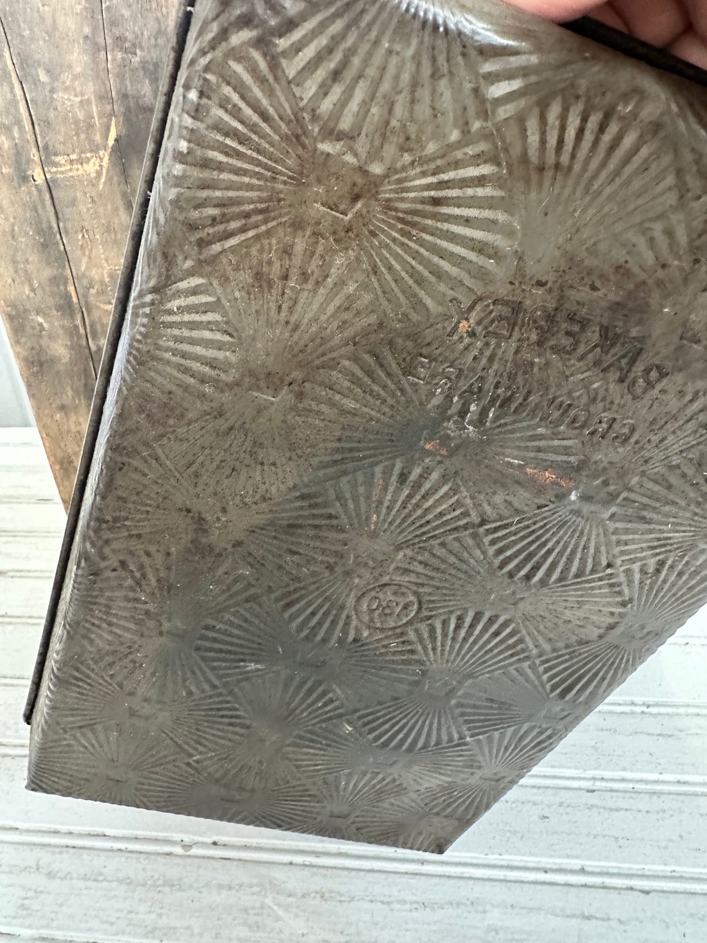 Bakerex Crownware baking pan