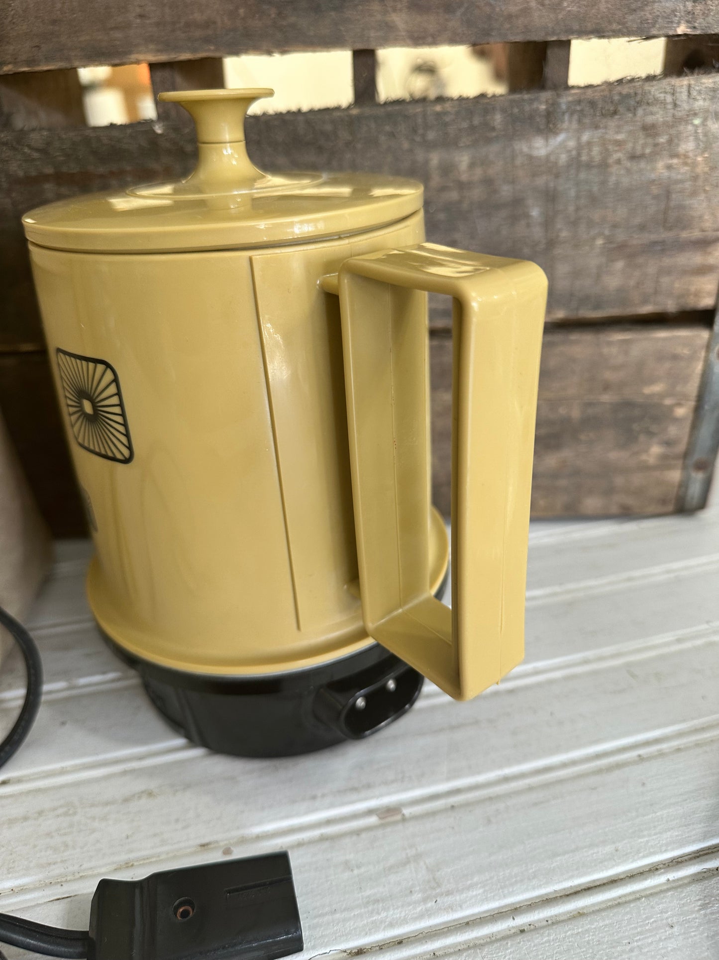 Regal Poly Hot Pot with travel bag