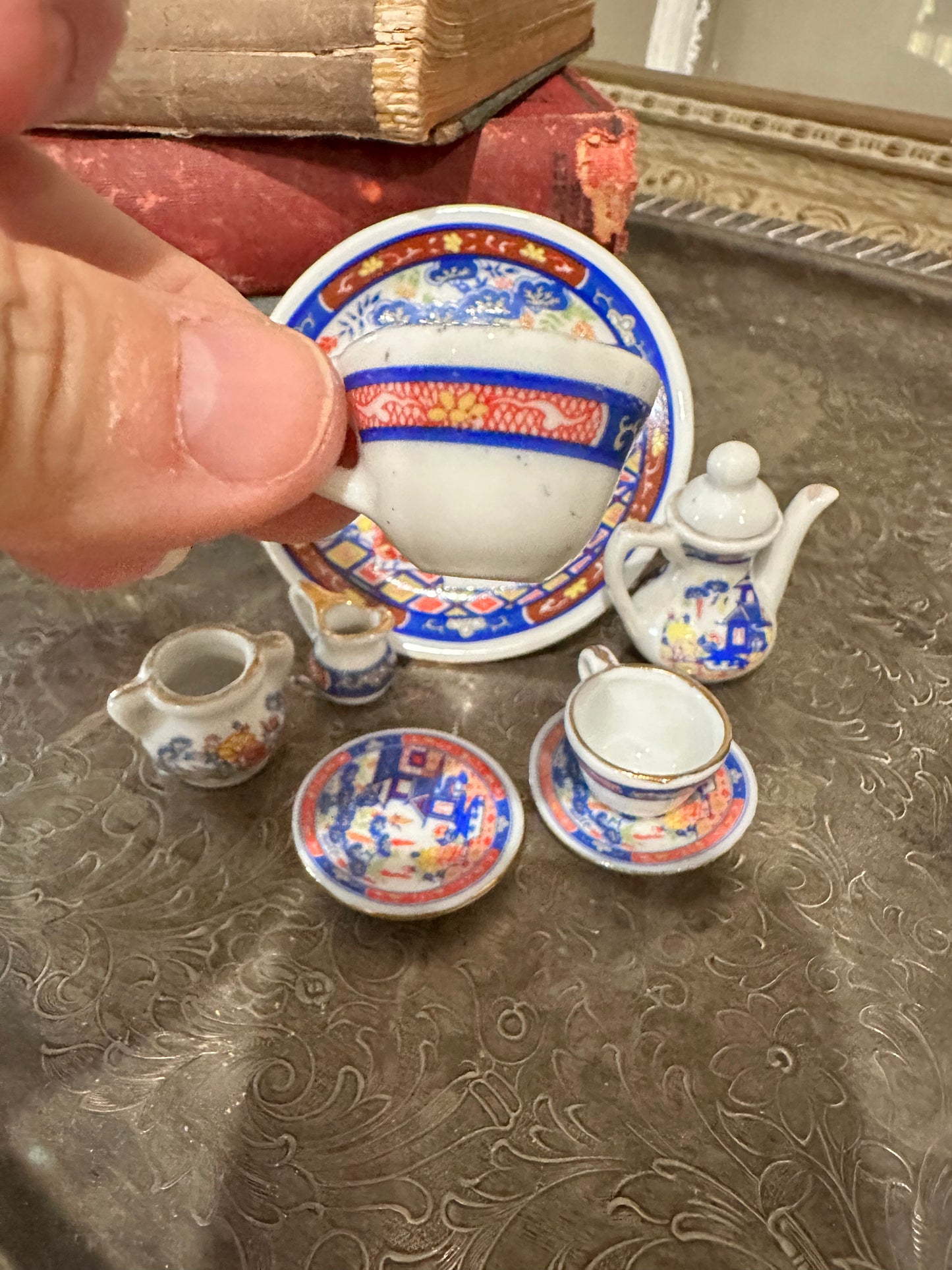 Asian design mini tea set