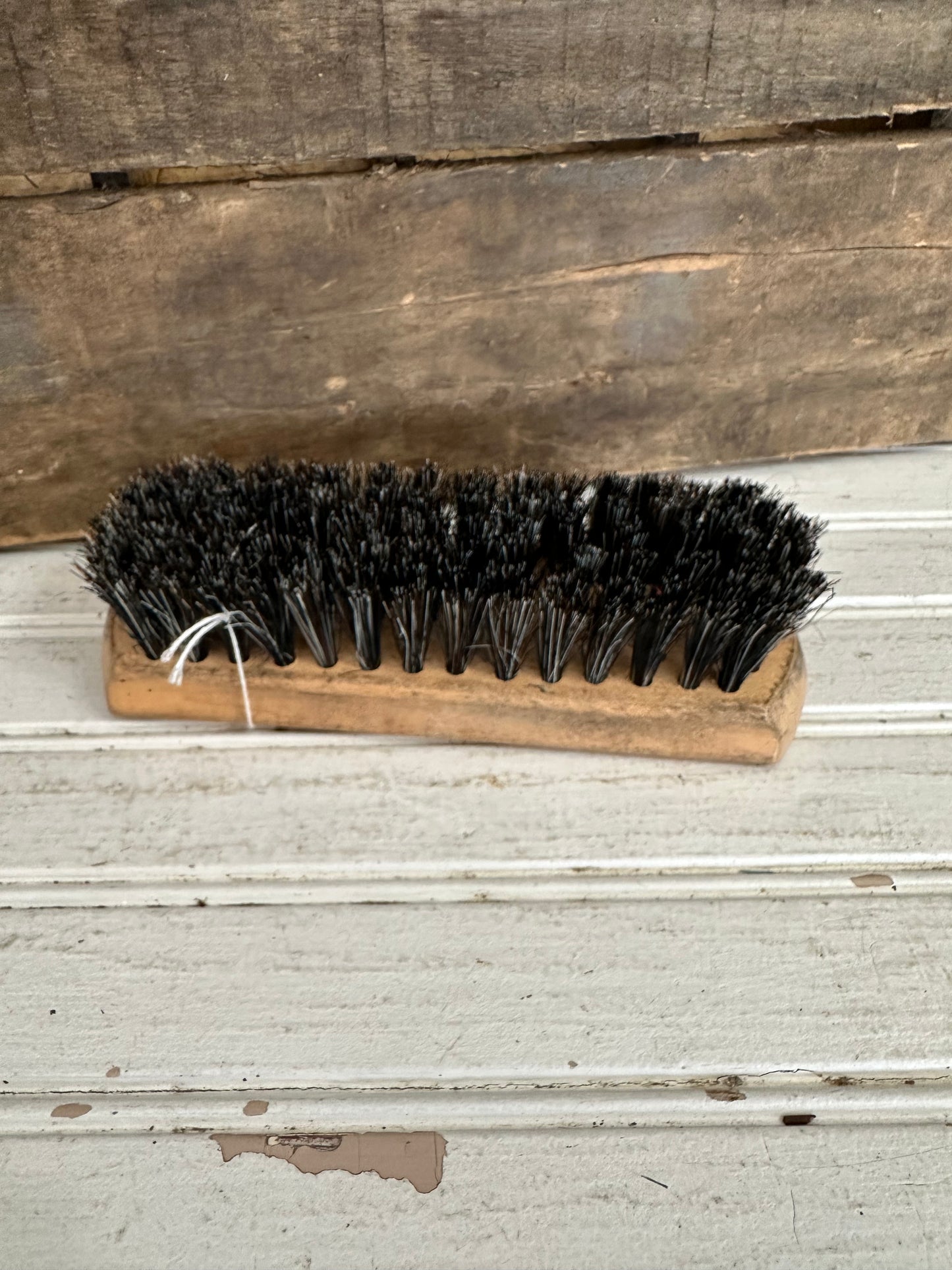 Shoe polish brush