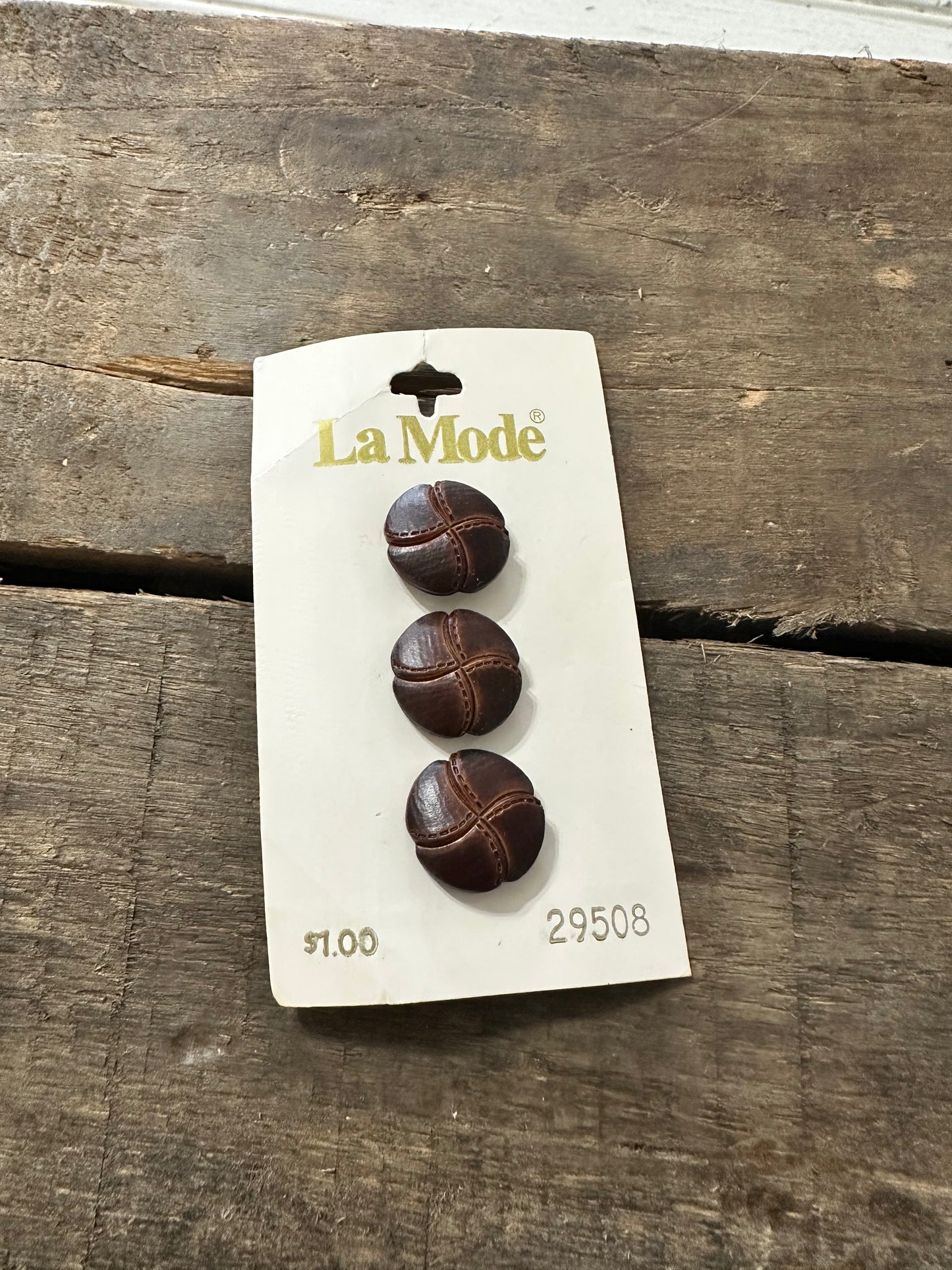 La Mode Buttons