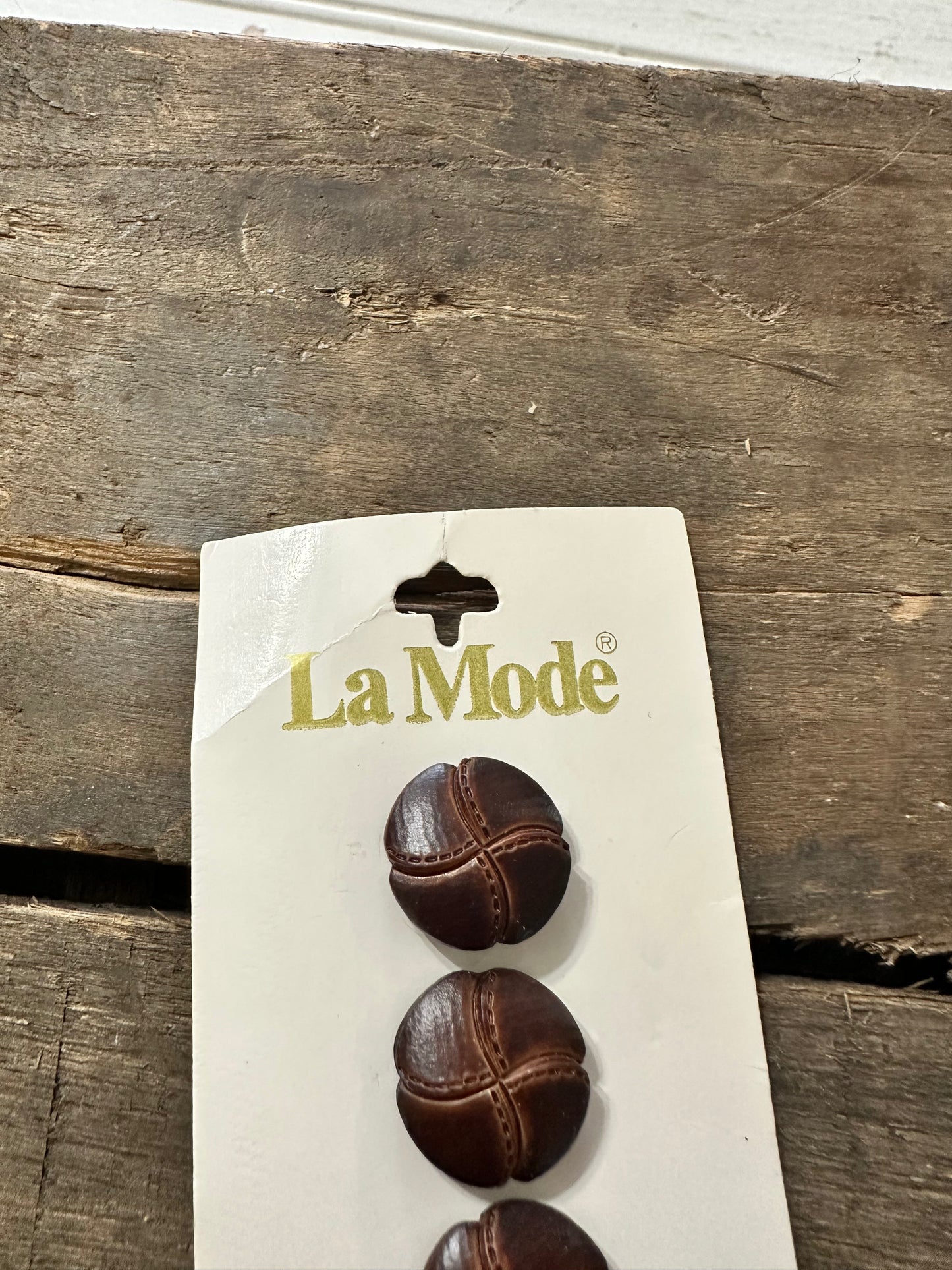 La Mode Buttons