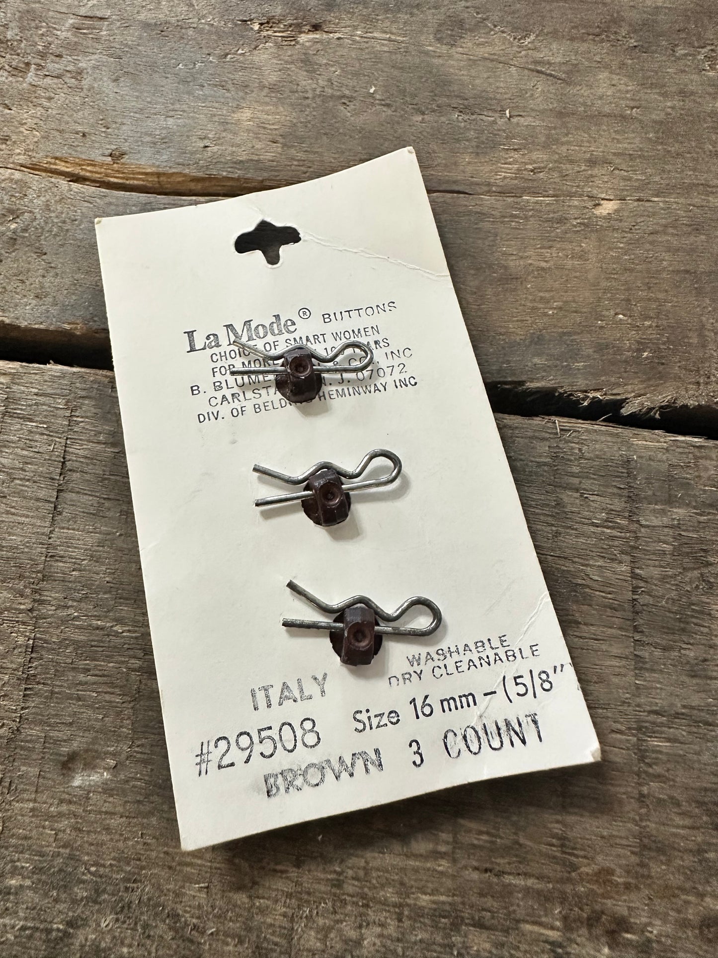 La Mode Buttons