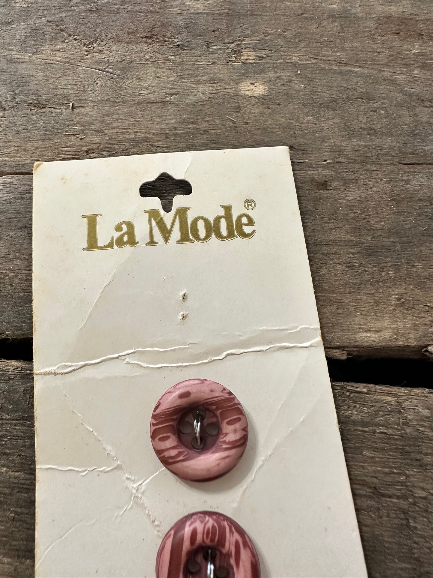 La Mode buttons