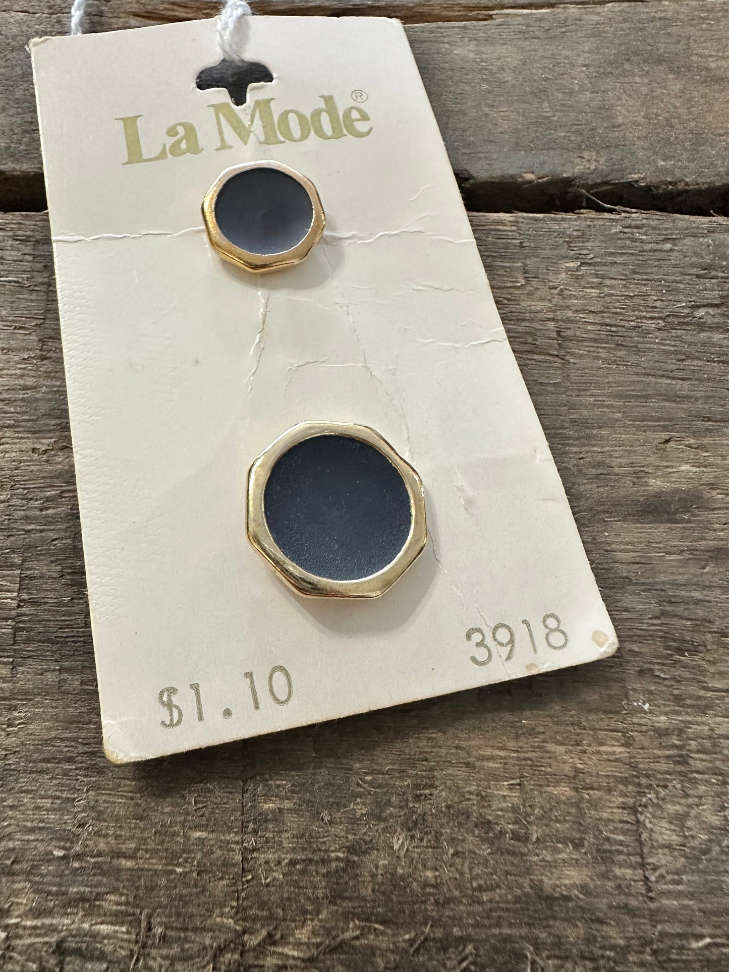 La Mode buttons