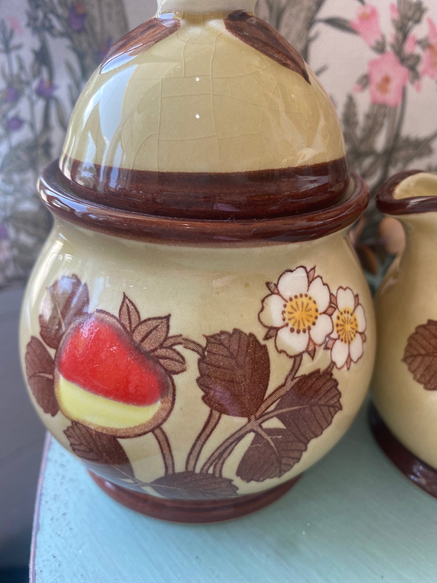 Creamer & Sugar Strawberry set