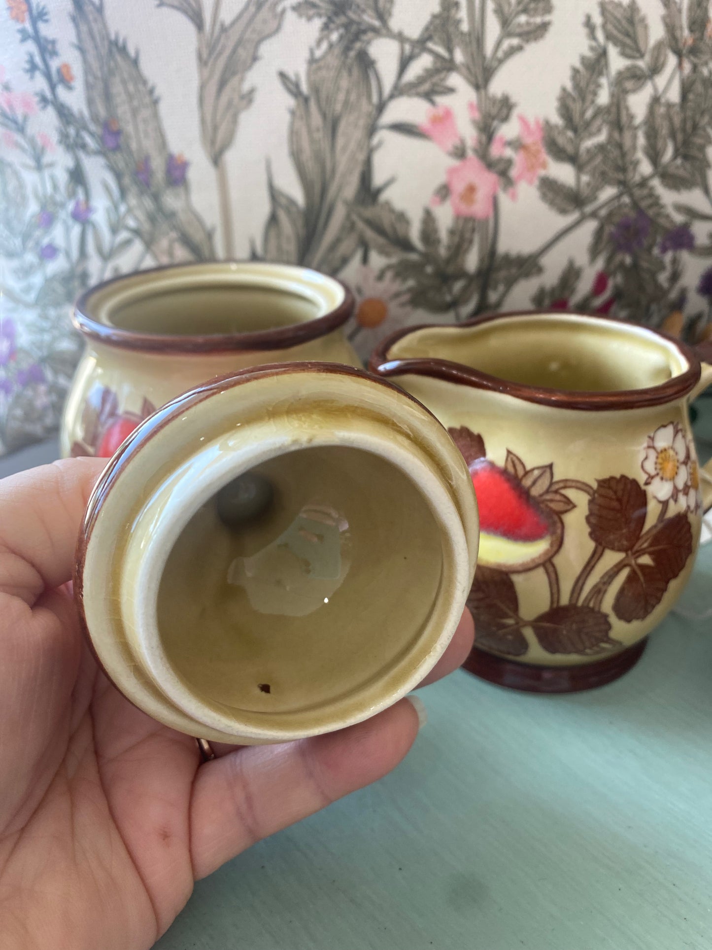 Creamer & Sugar Strawberry set