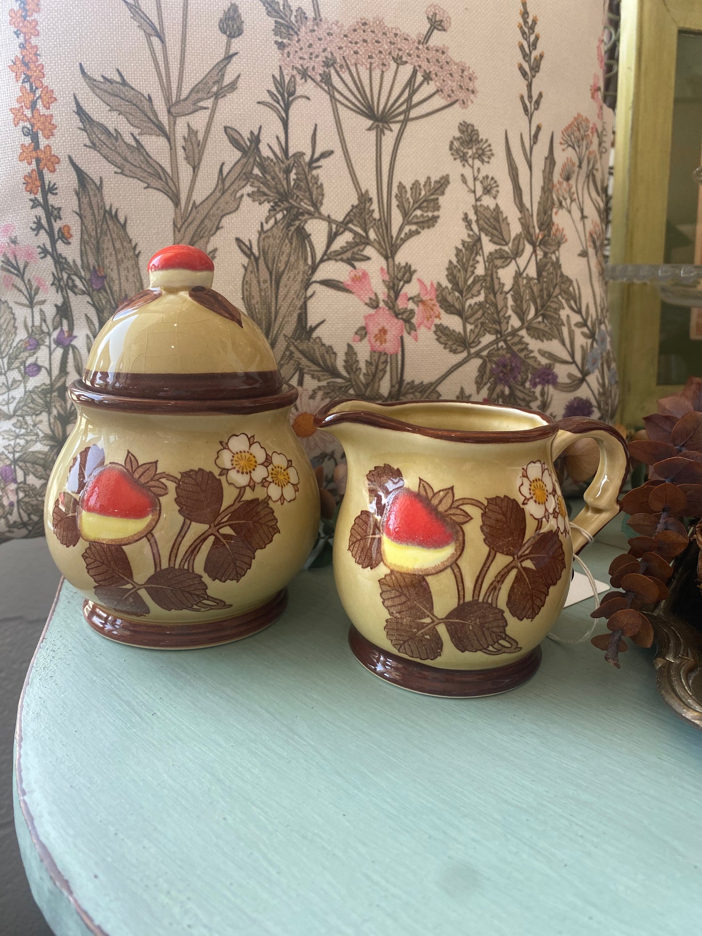 Creamer & Sugar Strawberry set