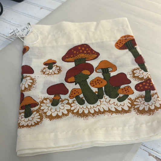 Mushroom valance