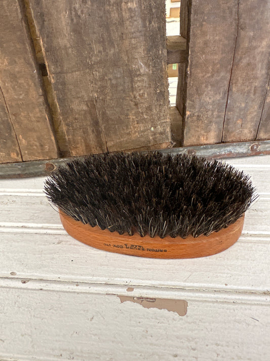 Briton brush