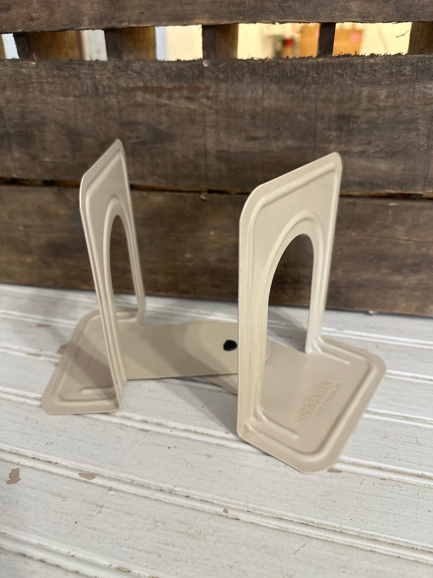 Metal bookends