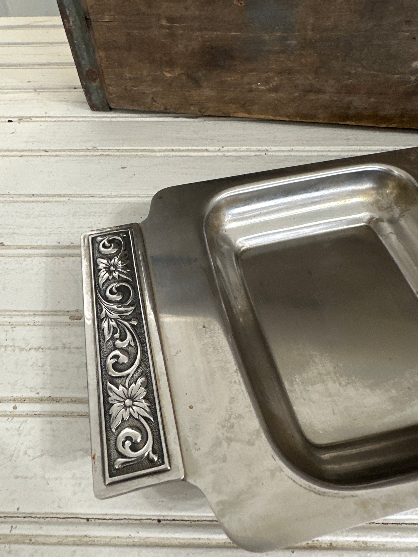 International Decorator divided serving dish