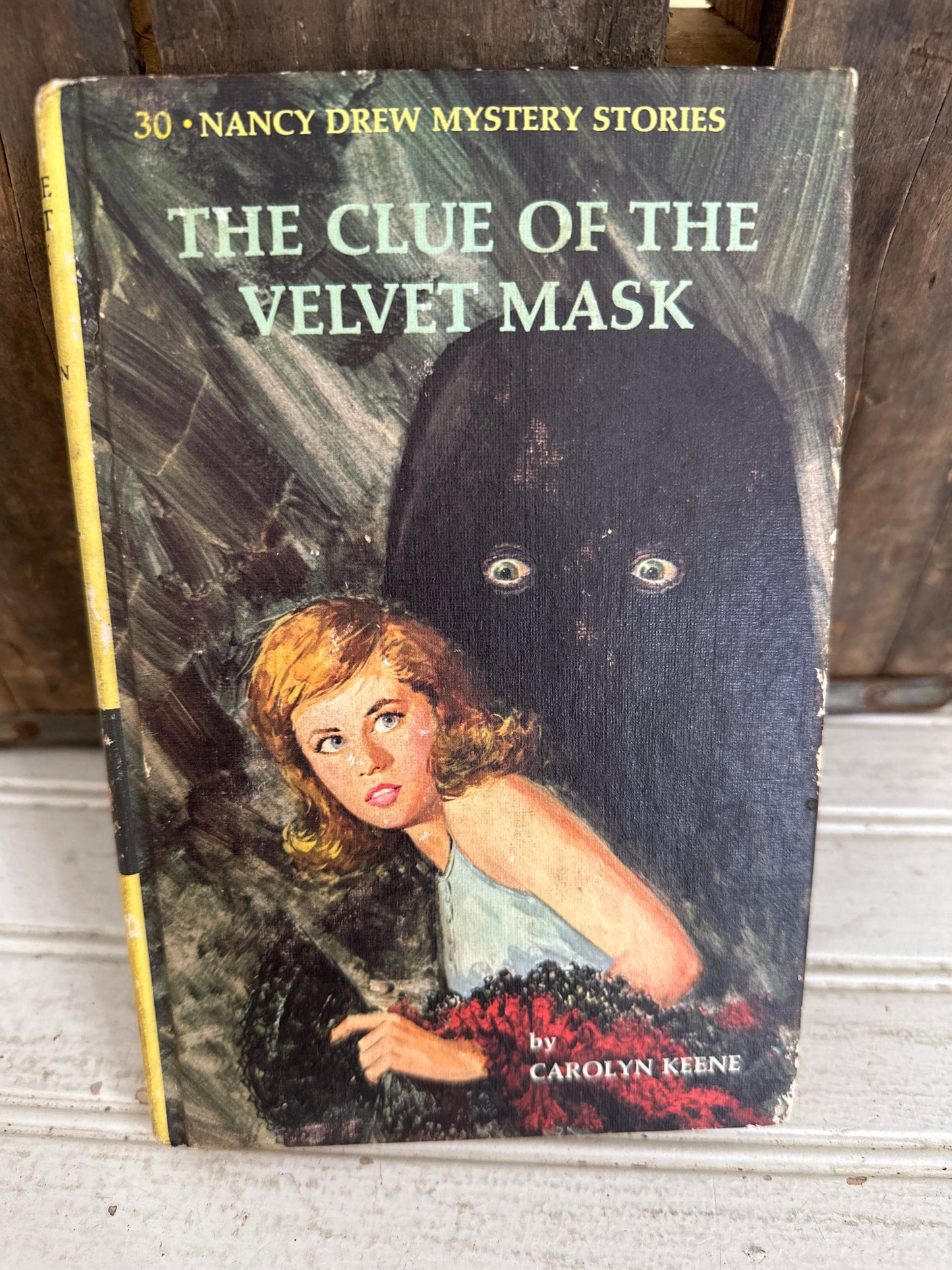 The Clue of The Velvet Mask- Nancy Drew #30