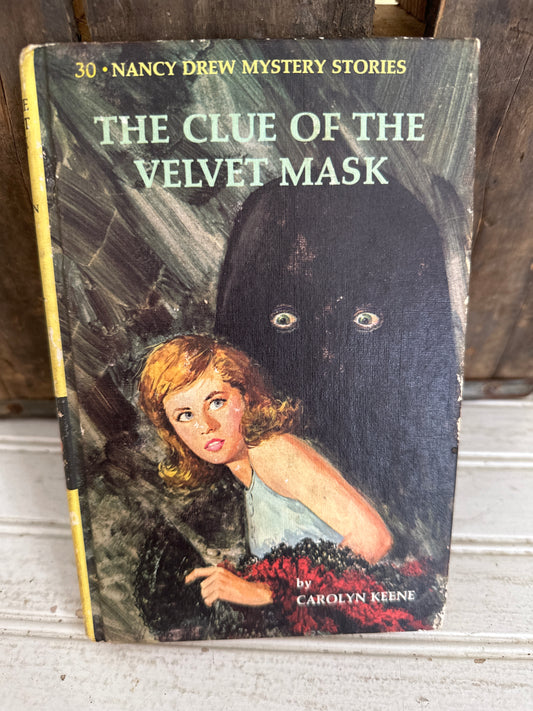 The Clue of The Velvet Mask- Nancy Drew #30