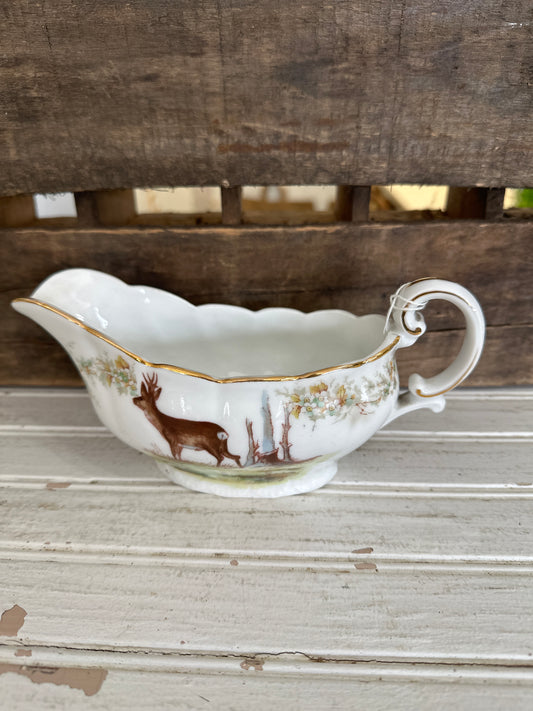 Wildlife Scene gravy boat