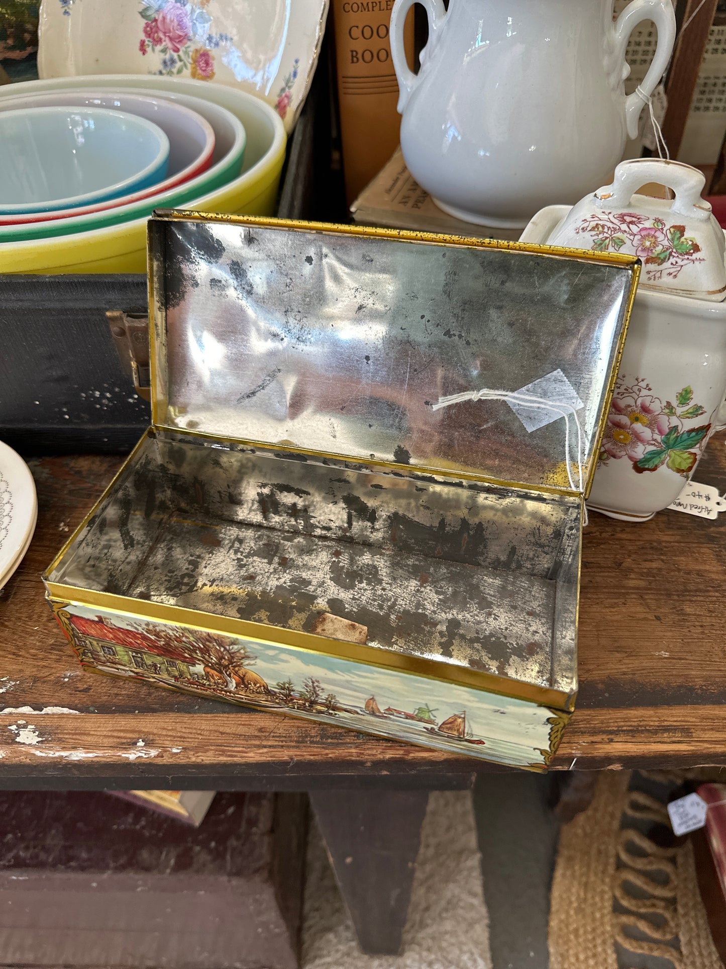 Droste Chocolate tin box w/hinged lid