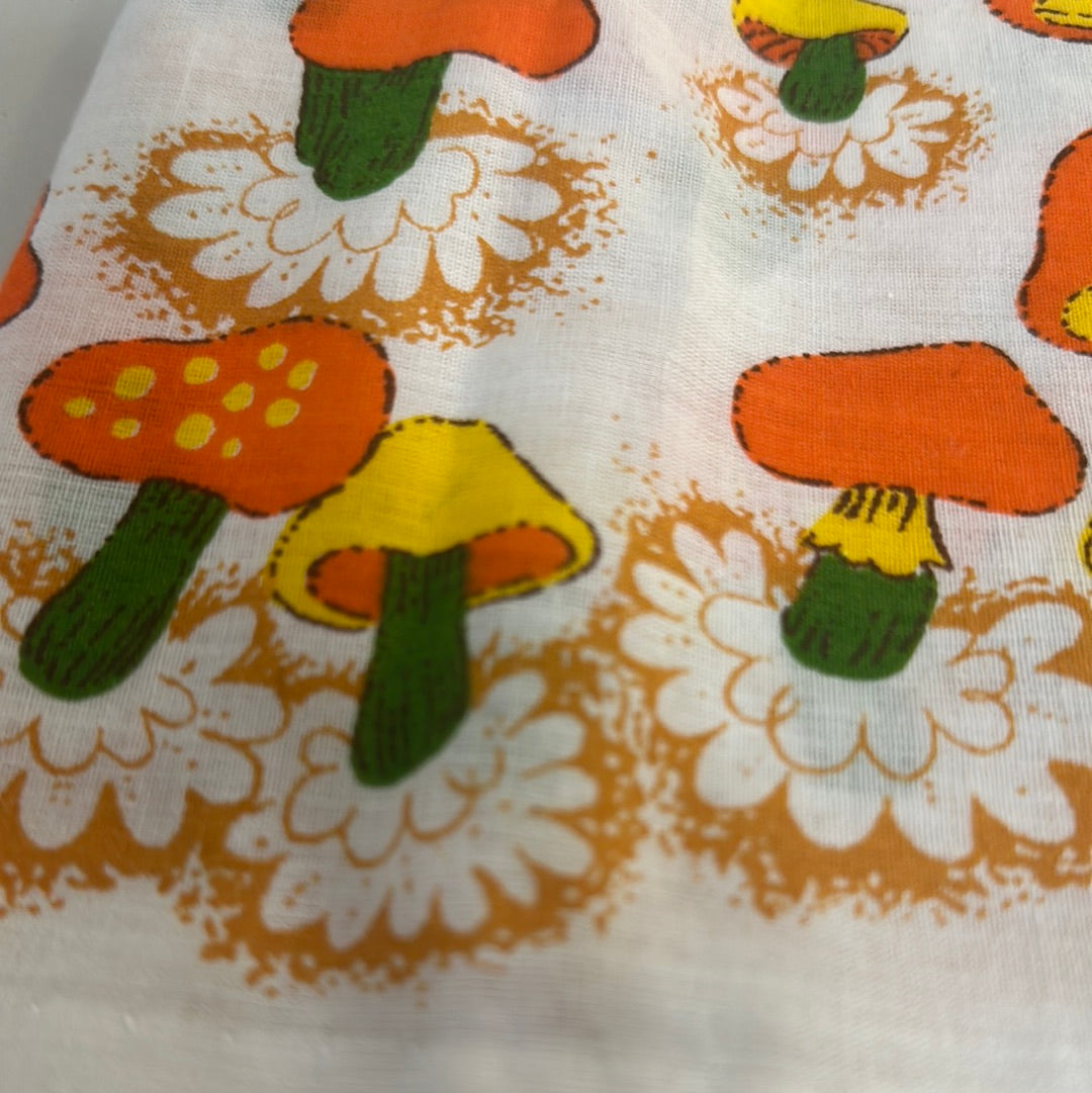 Mushroom valance