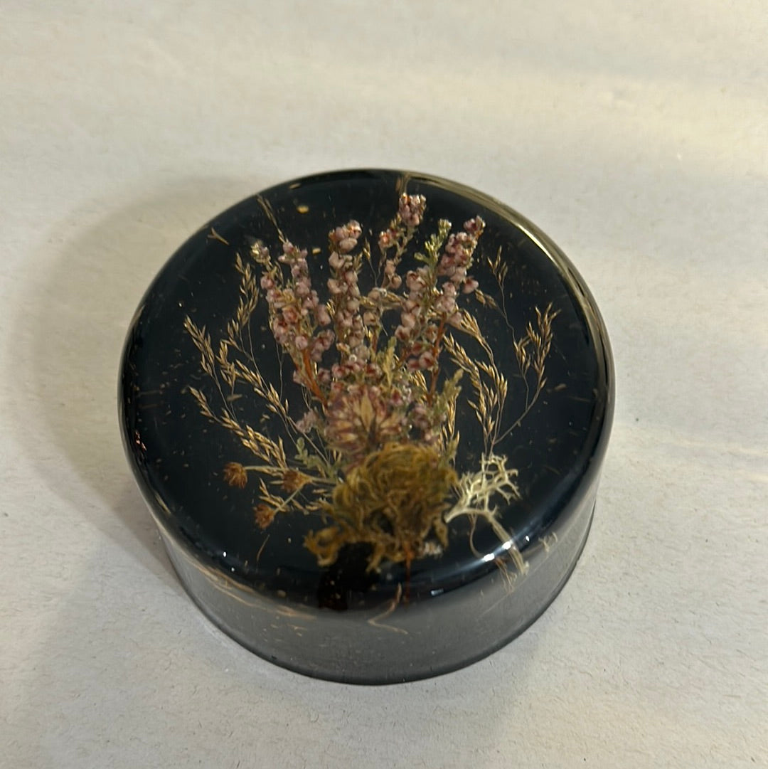 Dried florals in Resin