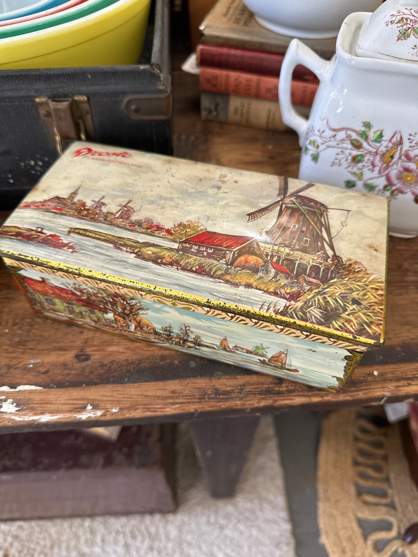 Droste Chocolate tin box w/hinged lid