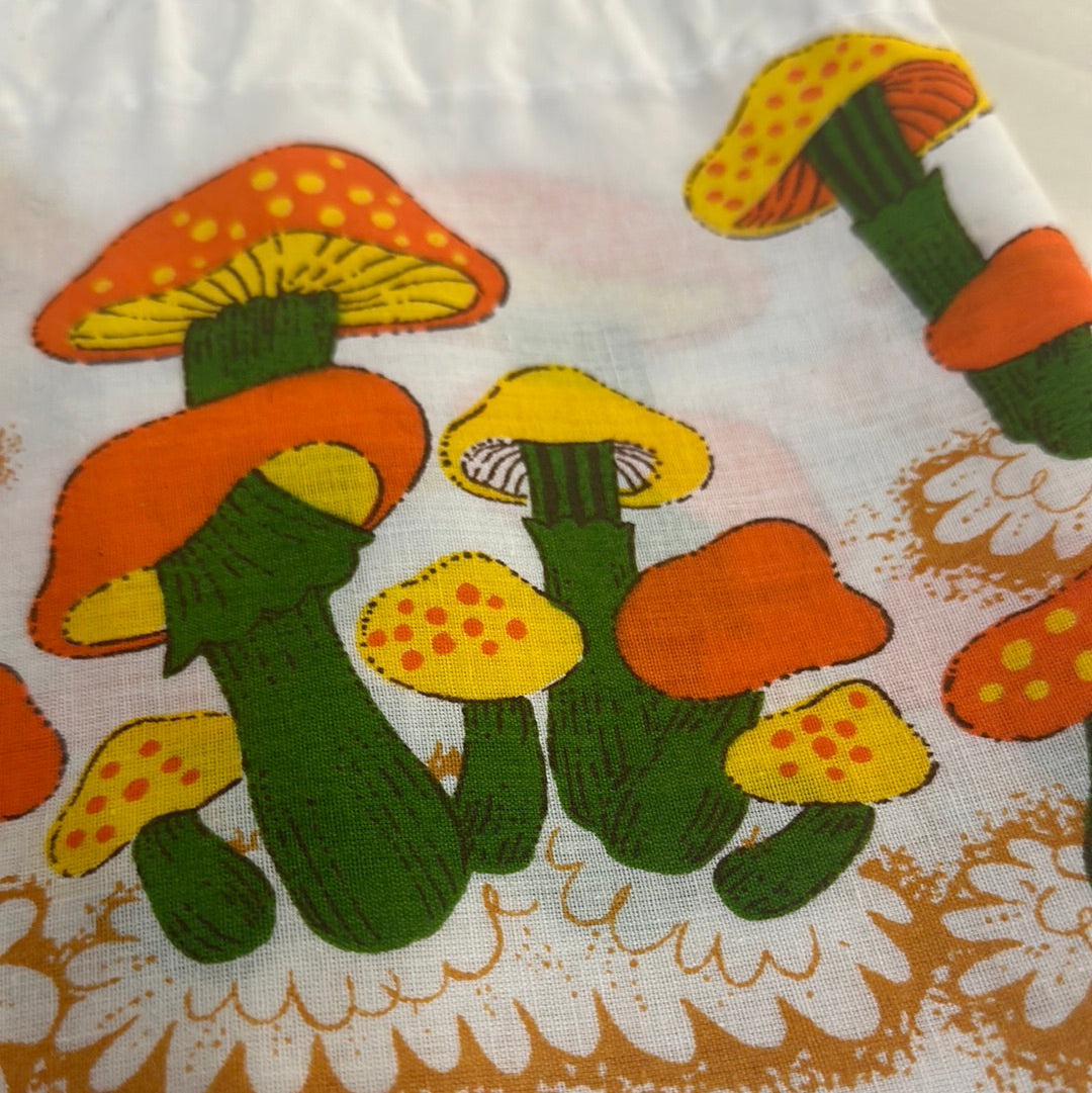 Mushroom valance