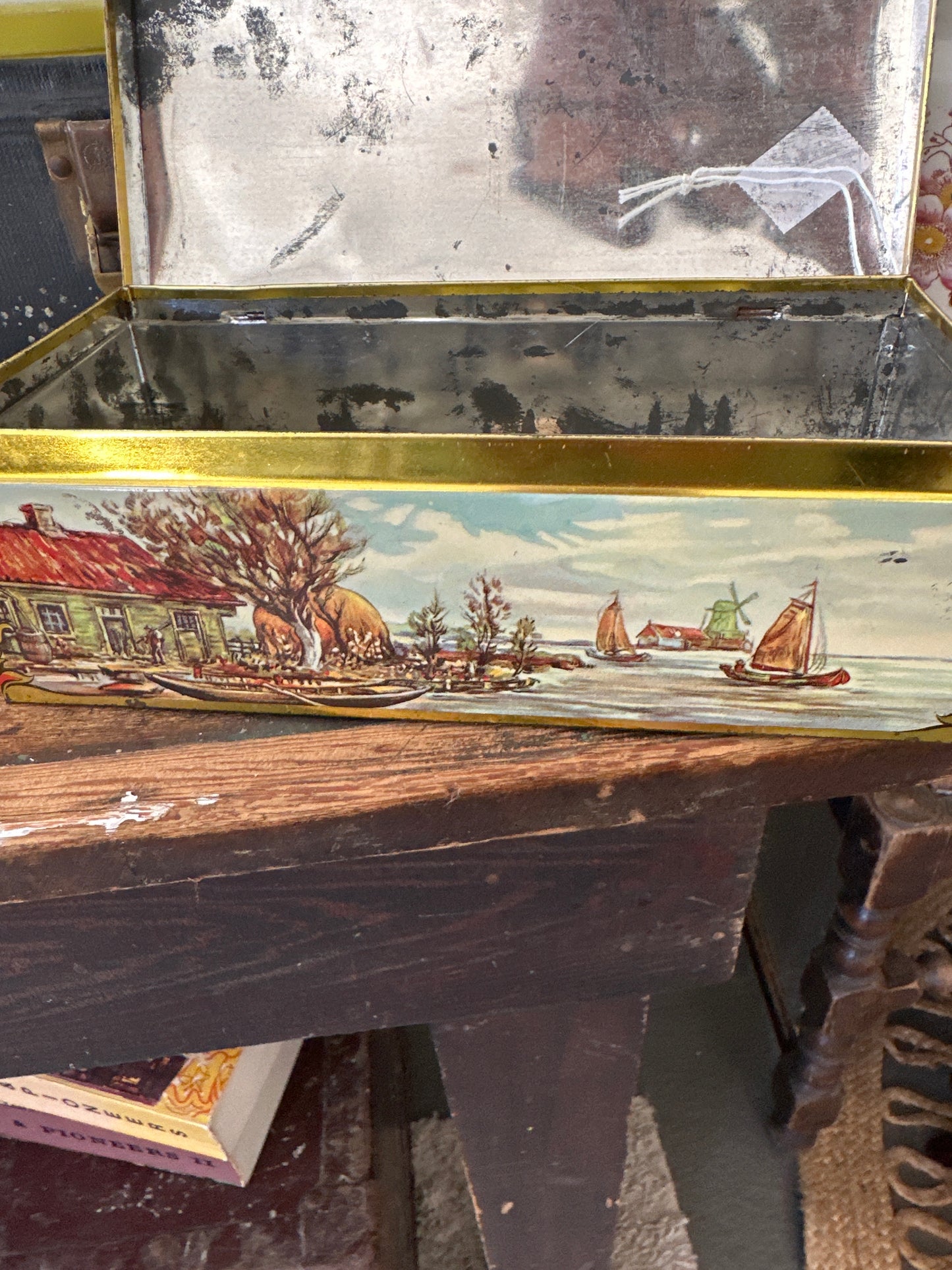 Droste Chocolate tin box w/hinged lid