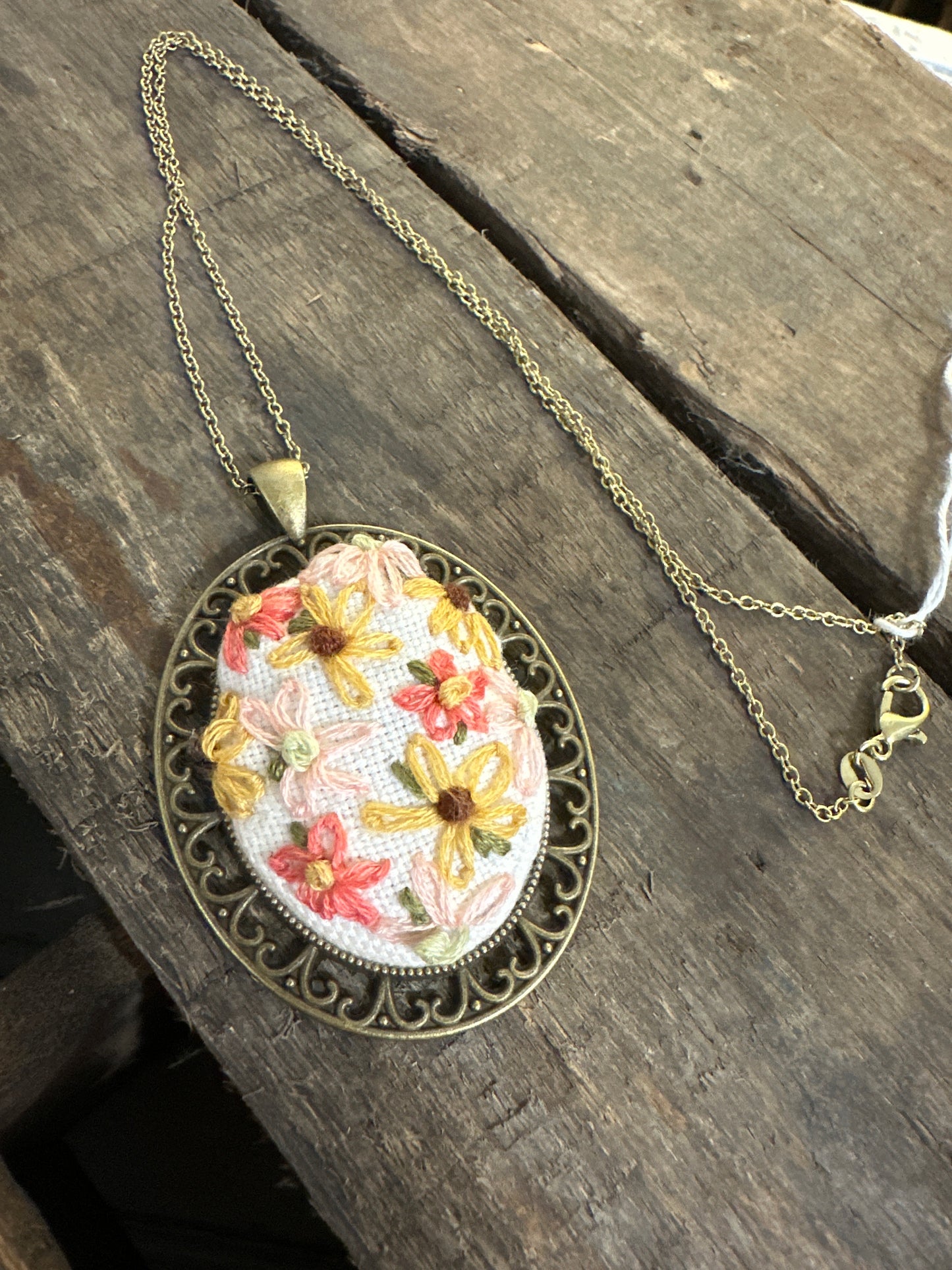 Hand embroidered necklace- Lazy Daisy