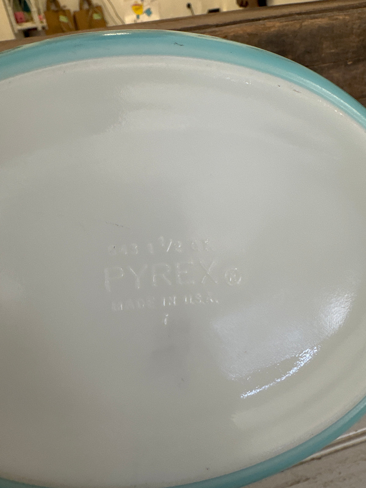 Pyrex Snowflake oval casserole dish with glass lid- local pickup only