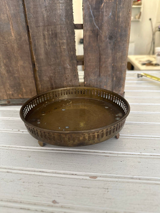 Brass tray- round