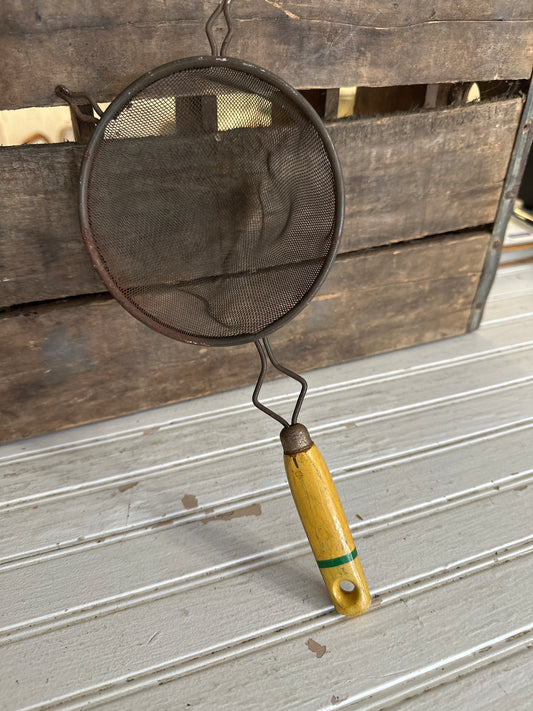 Mesh Strainer- yellow handle