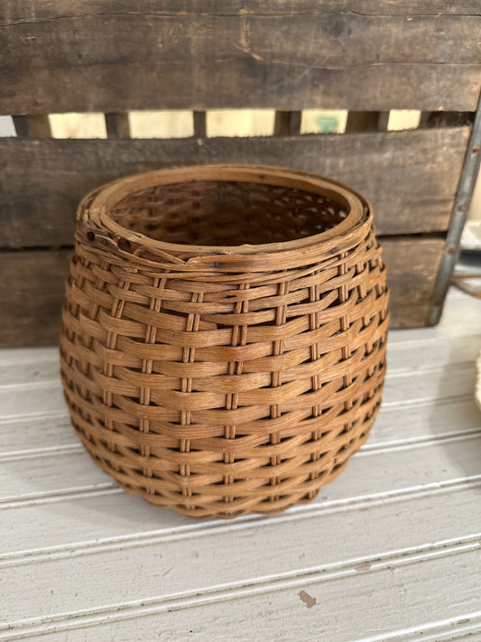 Primitive basket- local pickup only