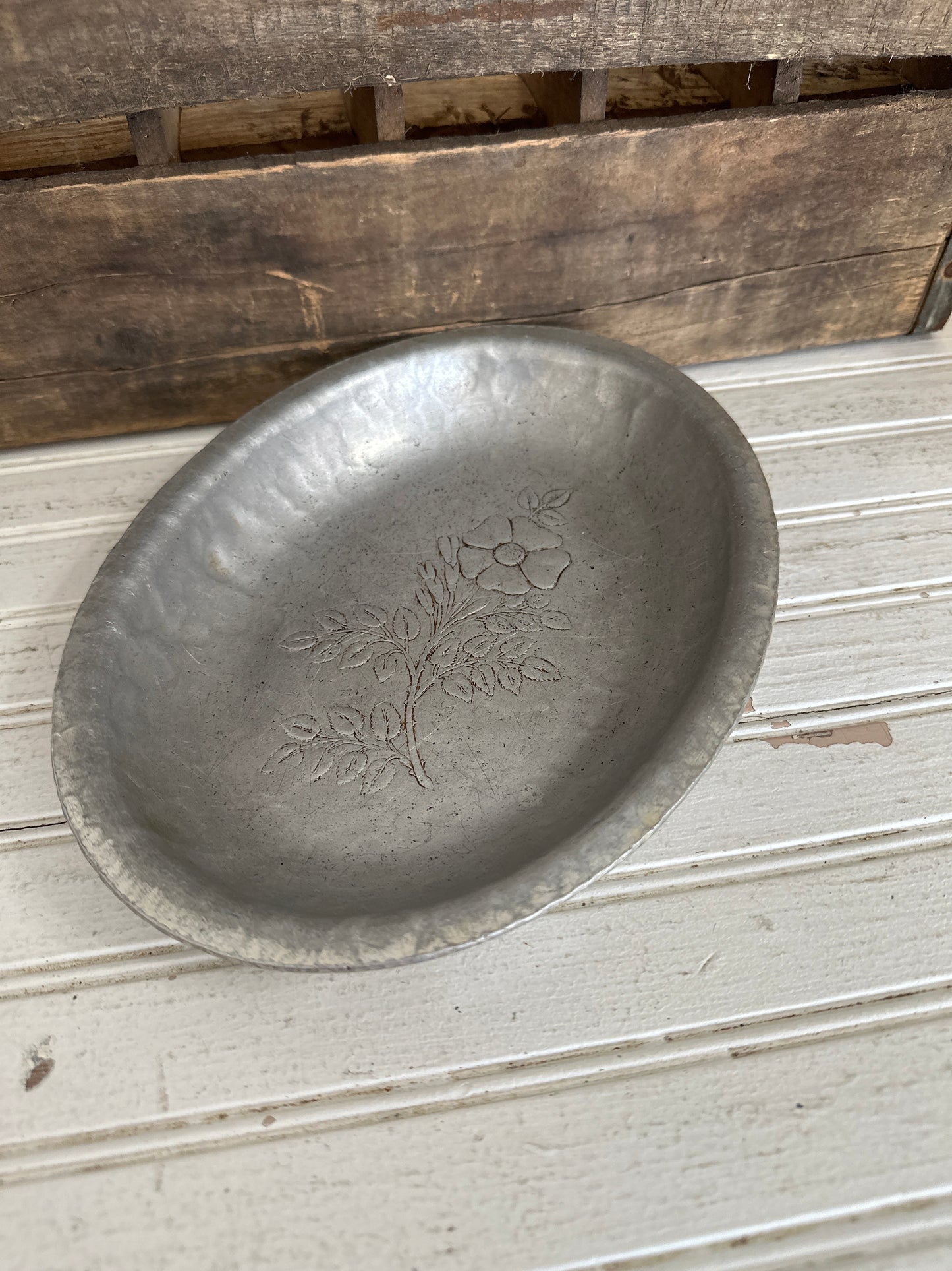 Trade Continental Hammered Aluminum oval bowl/tray