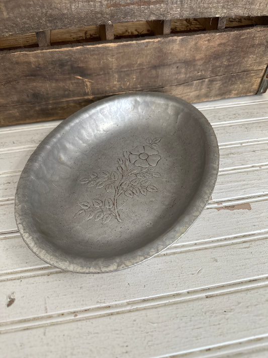 Trade Continental Hammered Aluminum oval bowl/tray