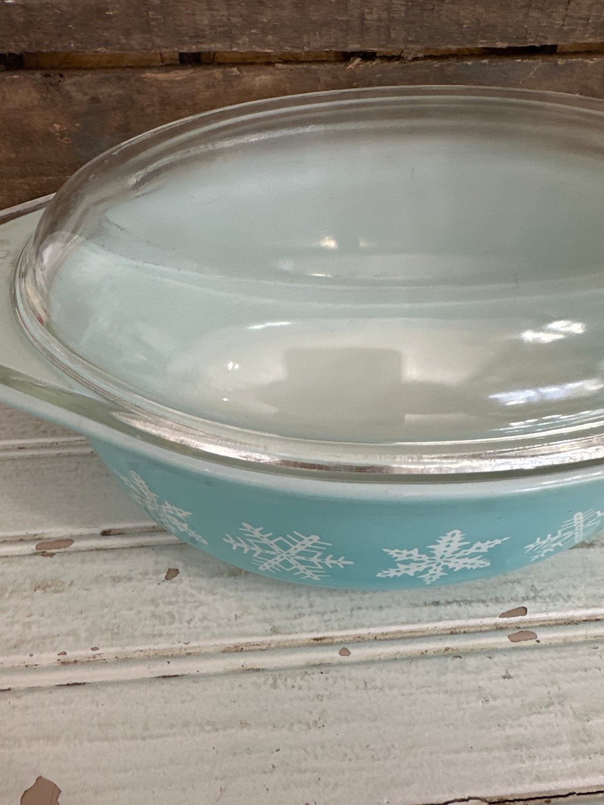 Pyrex Snowflake oval casserole dish with glass lid- local pickup only