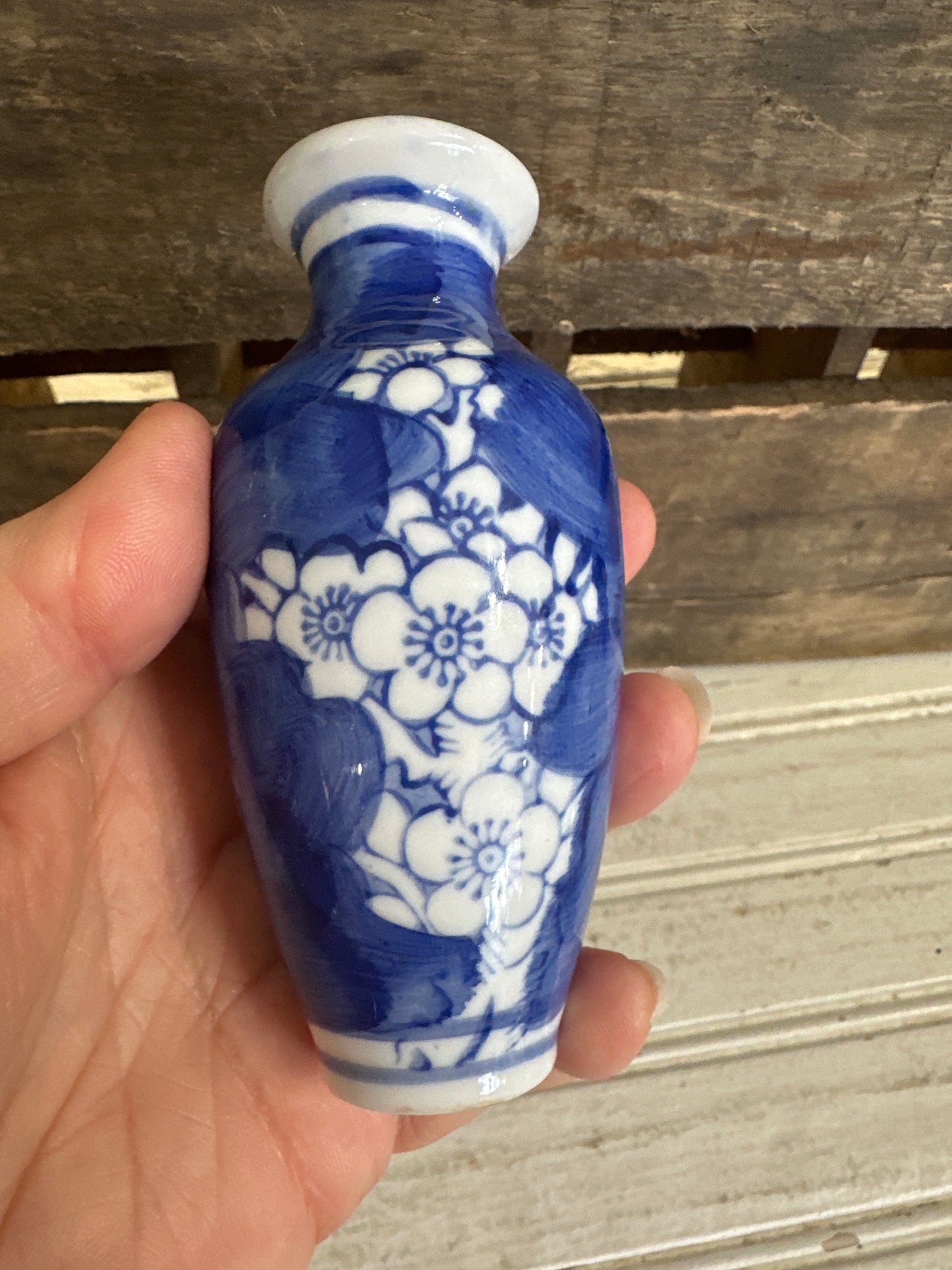 Blue & white mini vase