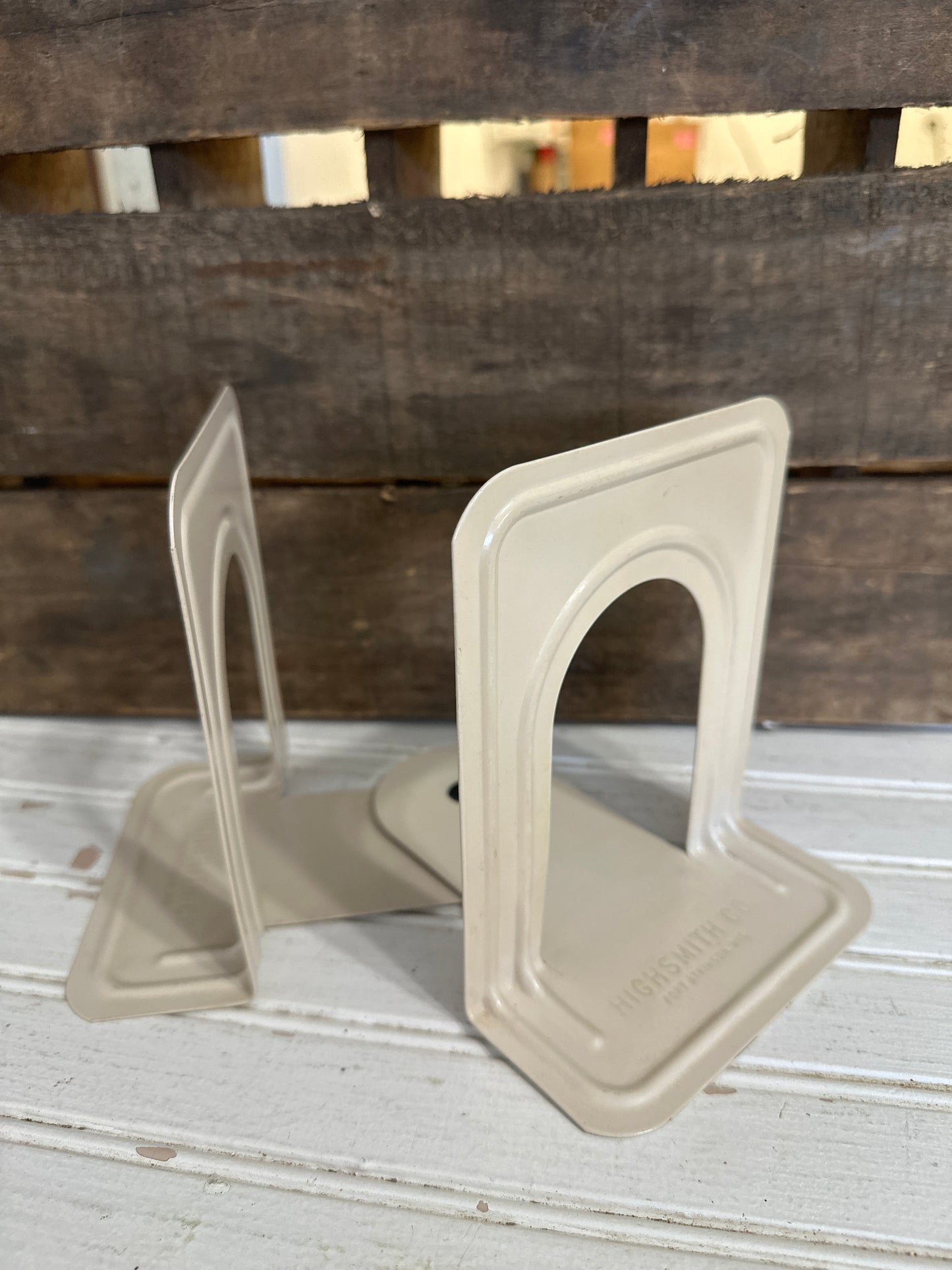 Metal bookends