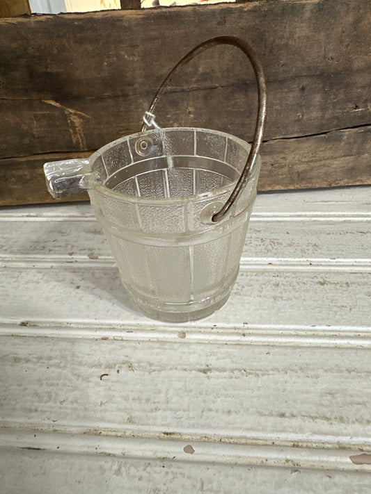 Glass bucket ash tray