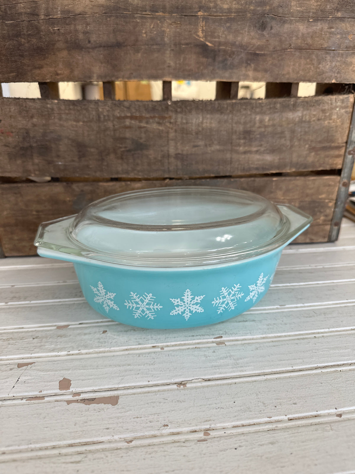 Pyrex Snowflake oval casserole dish with glass lid- local pickup only