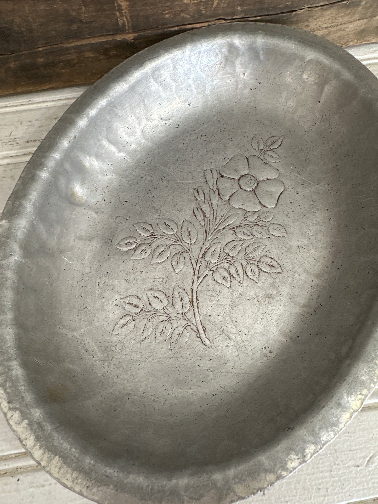 Trade Continental Hammered Aluminum oval bowl/tray