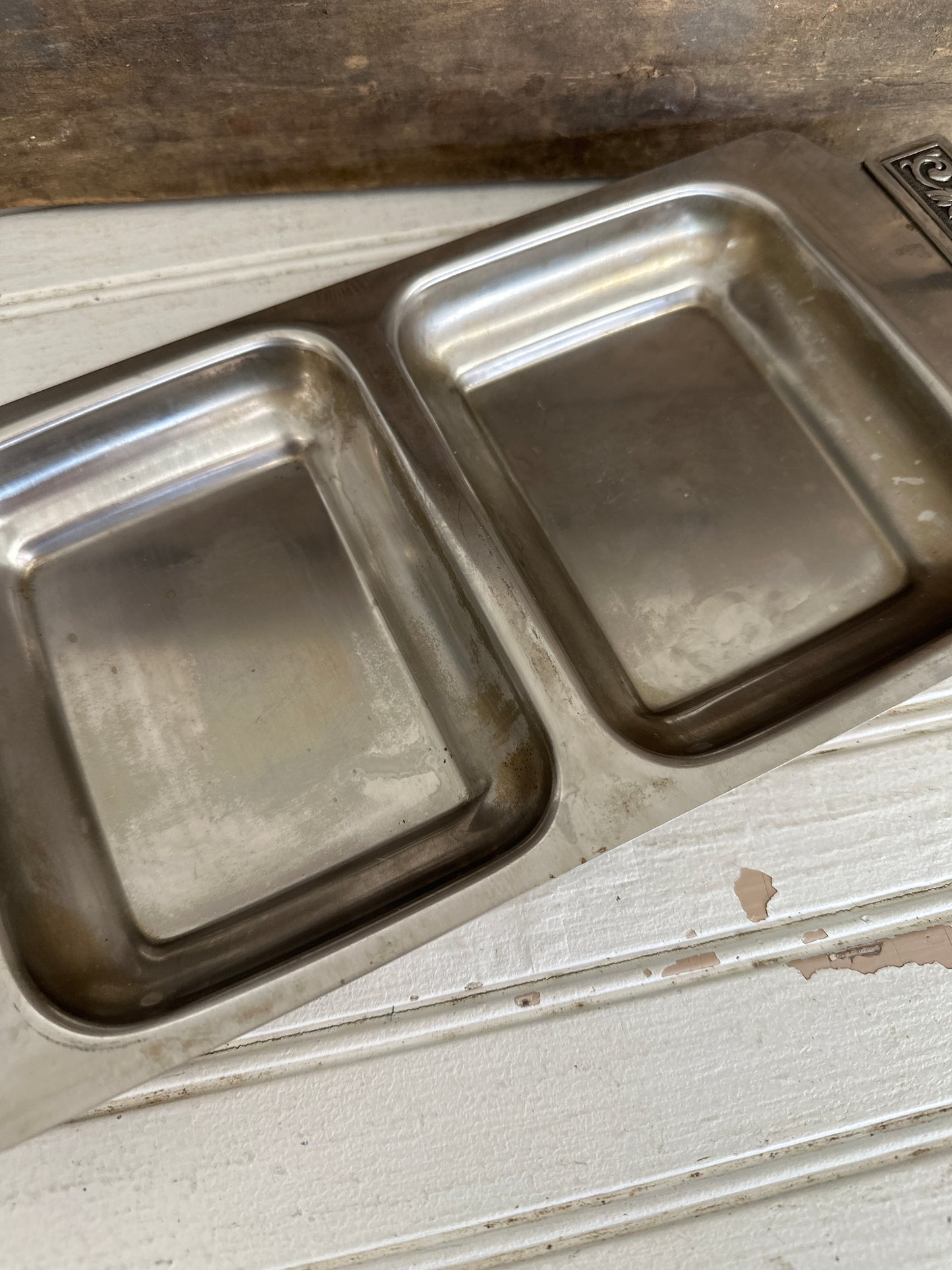International Decorator divided serving dish
