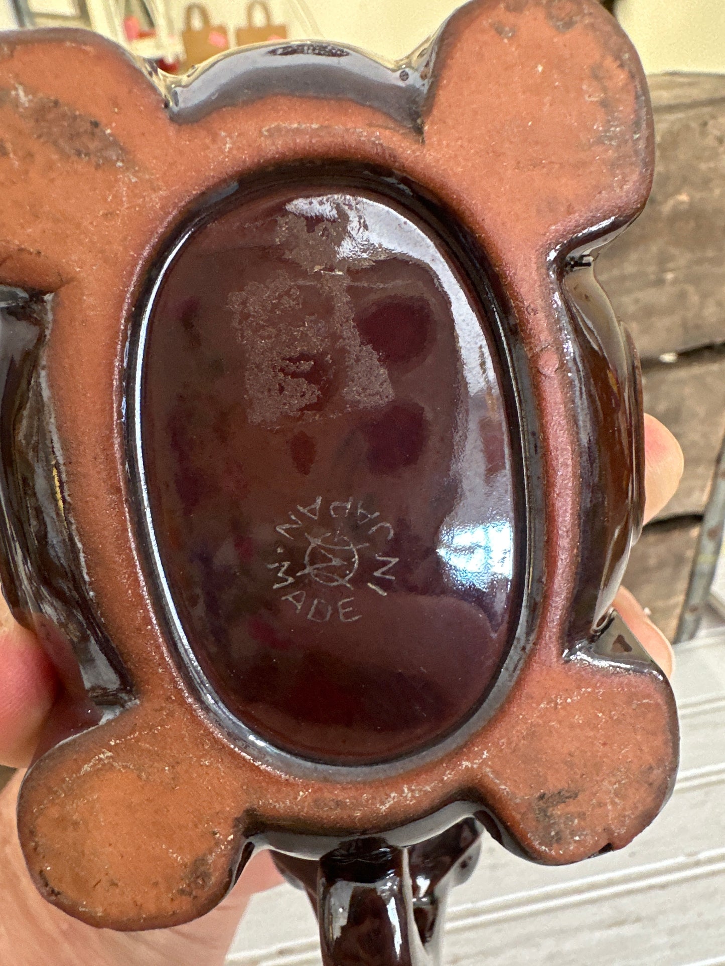 Elephant ash tray holder w/ ash trays